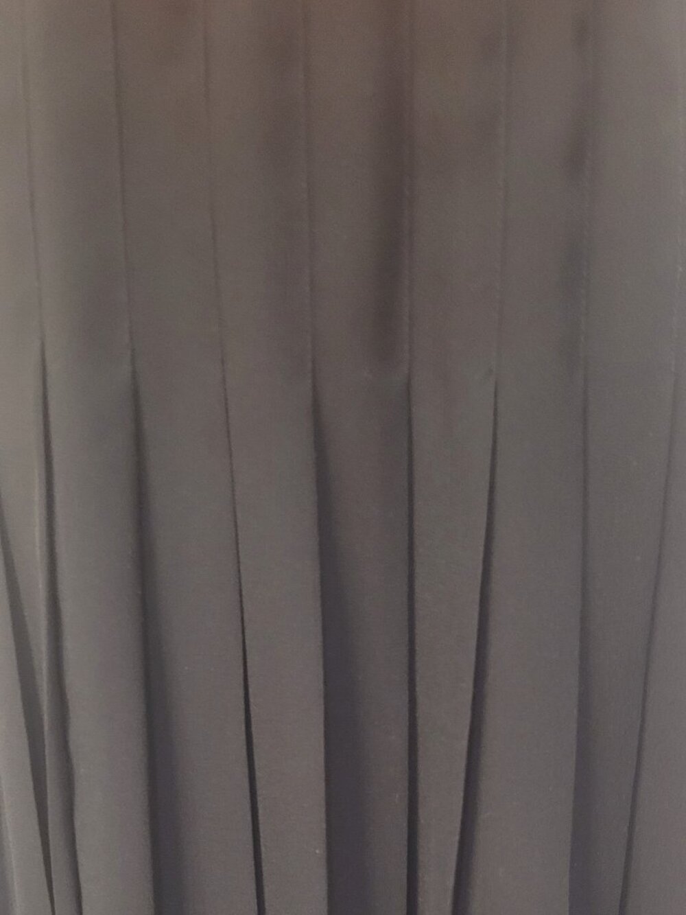 Kasper Black Pleated Lightweight Skirt Size 8 Shoud have one in your closet!!! - Picture 2 of 5